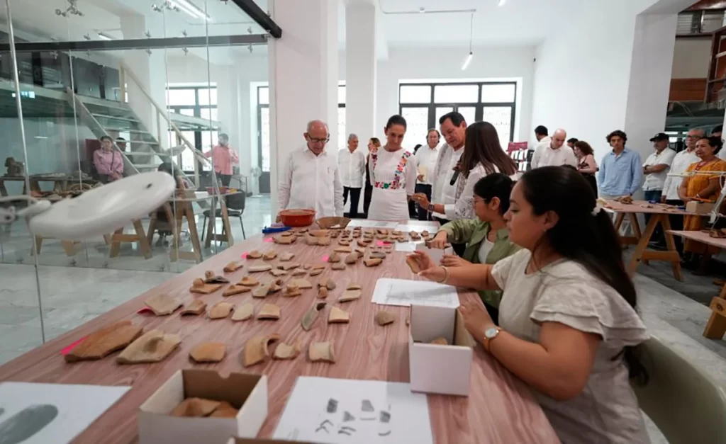 El Ateneo Peninsular reabre al público