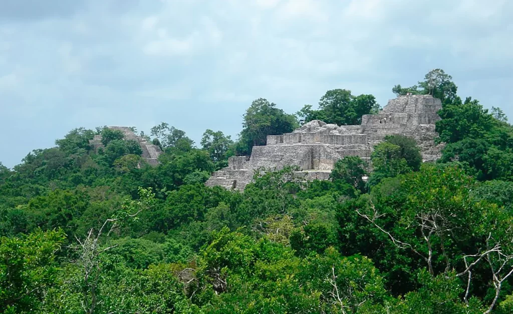 Nuevo hallazgo cambia visión urbana de Calakmul