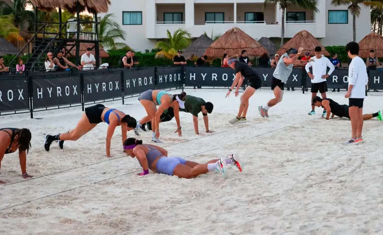Más de 300 atletas participan en prueba previa de HYROX en Cancún