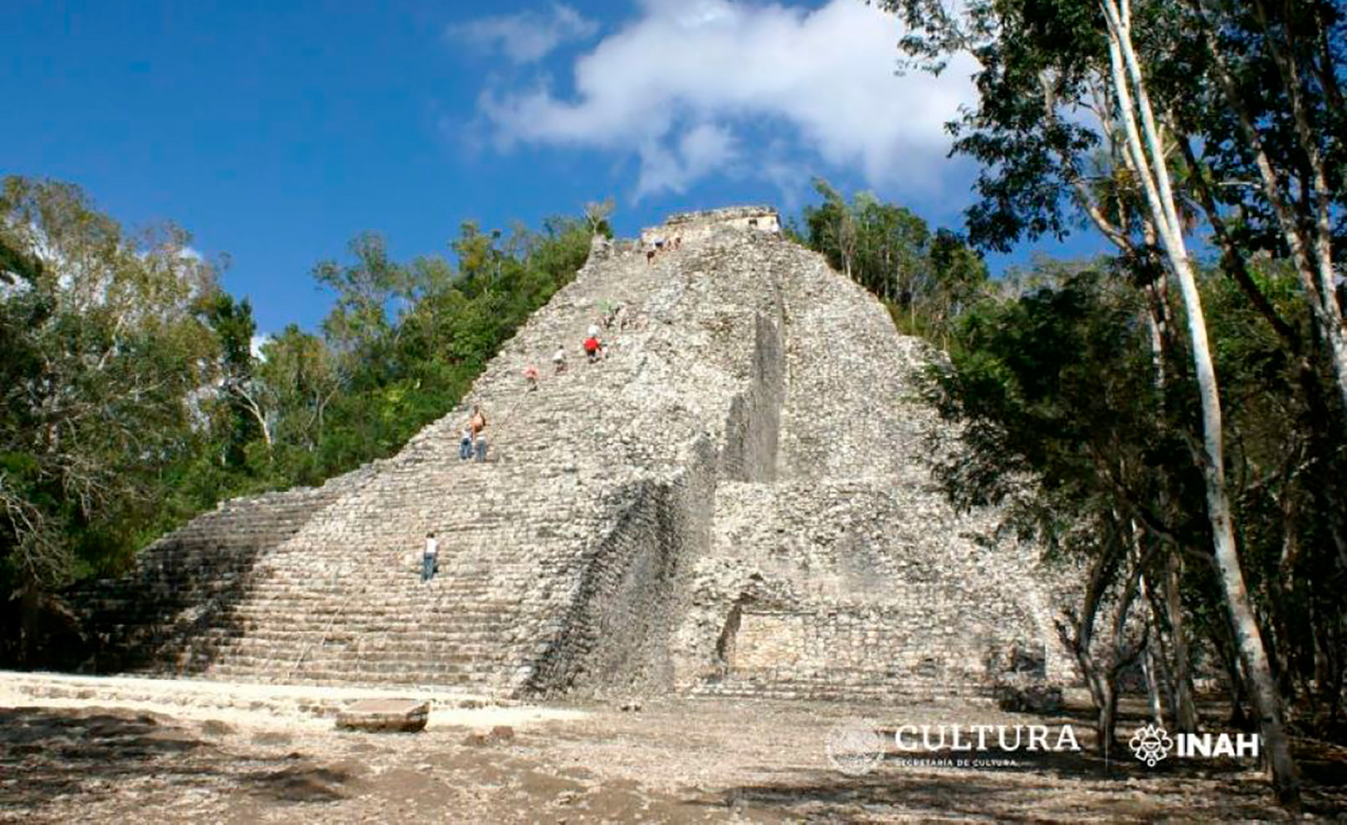 Zona arqueológica de Cobá. Foto: Mauricio Marat. NAH.
